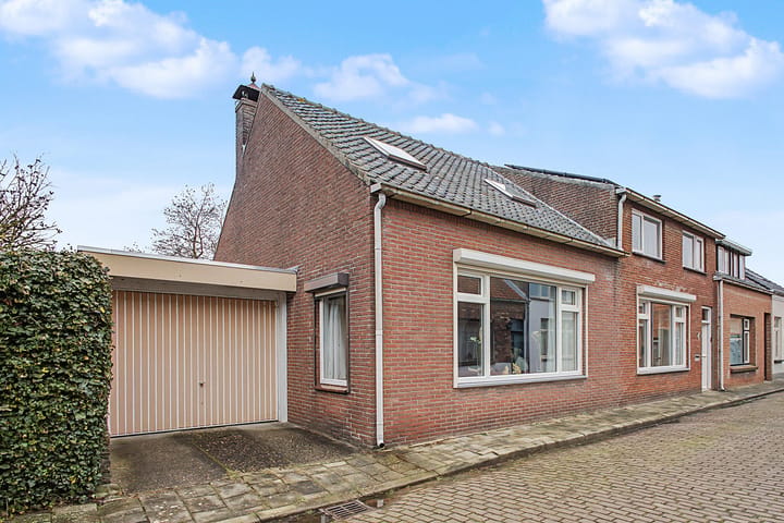 Halfvrijstaande woning Huijssenstraat 6 in Zaamslag