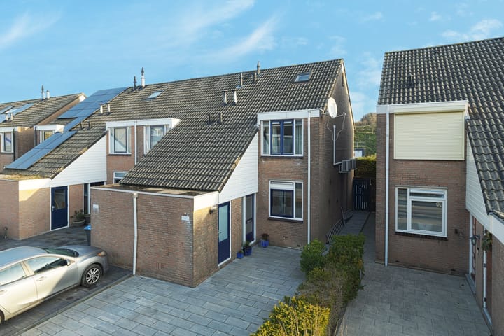 Hoekwoning Rietgors 173 b in Barendrecht