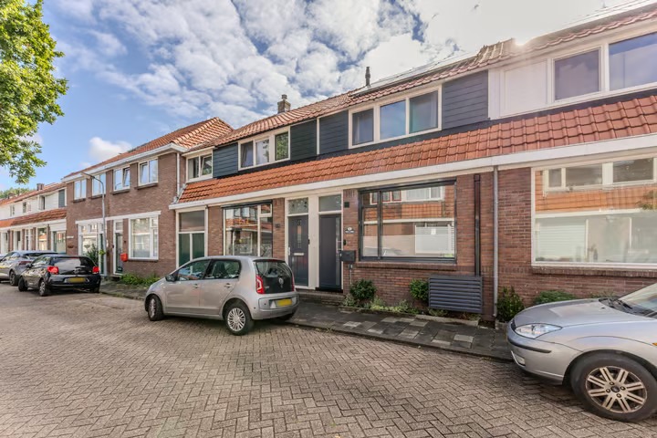 Tussenwoning Pieter Latensteinstraat 34 in Zaandam