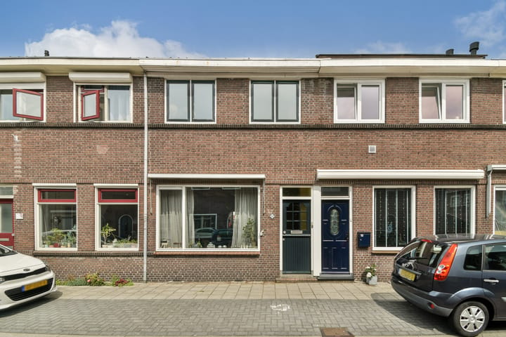 Eengezinswoning, tussenwoning De Genestetstraat 12 Gouda