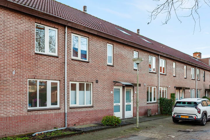 Tussenwoning Leeuweriklaan 15 in Delft
