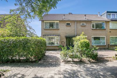 Hoekwoning De Weer 106 in Zaandam