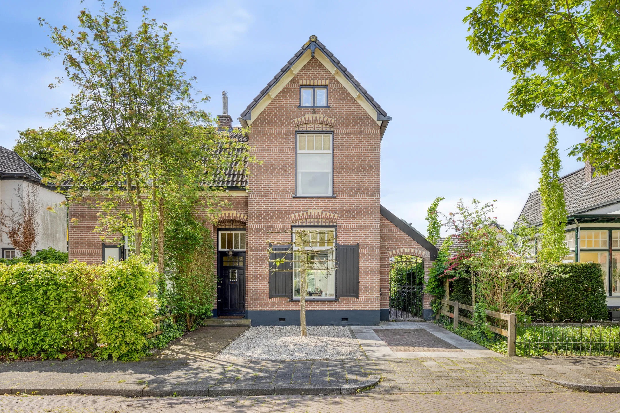 2-onder-1-kapwoning Gardenierslaan 13 in Apeldoorn