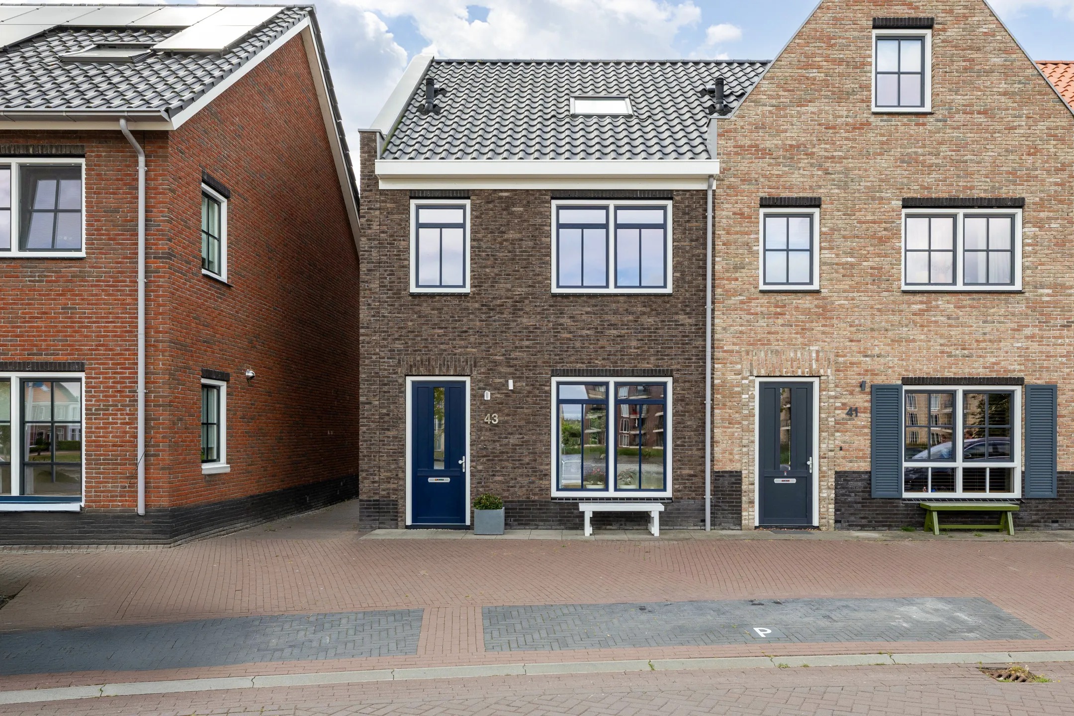 Hoekwoning De Oanrin 43 in Leeuwarden