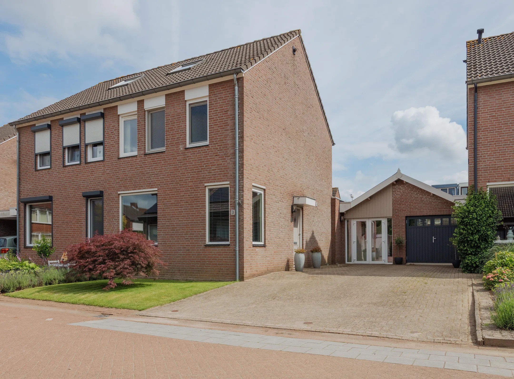 2-onder-1-kapwoning Sef van Megenlaan 3 in Broekhuizen