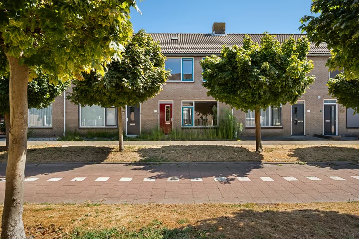 Tussenwoning Komeet 35 in Hellevoetsluis