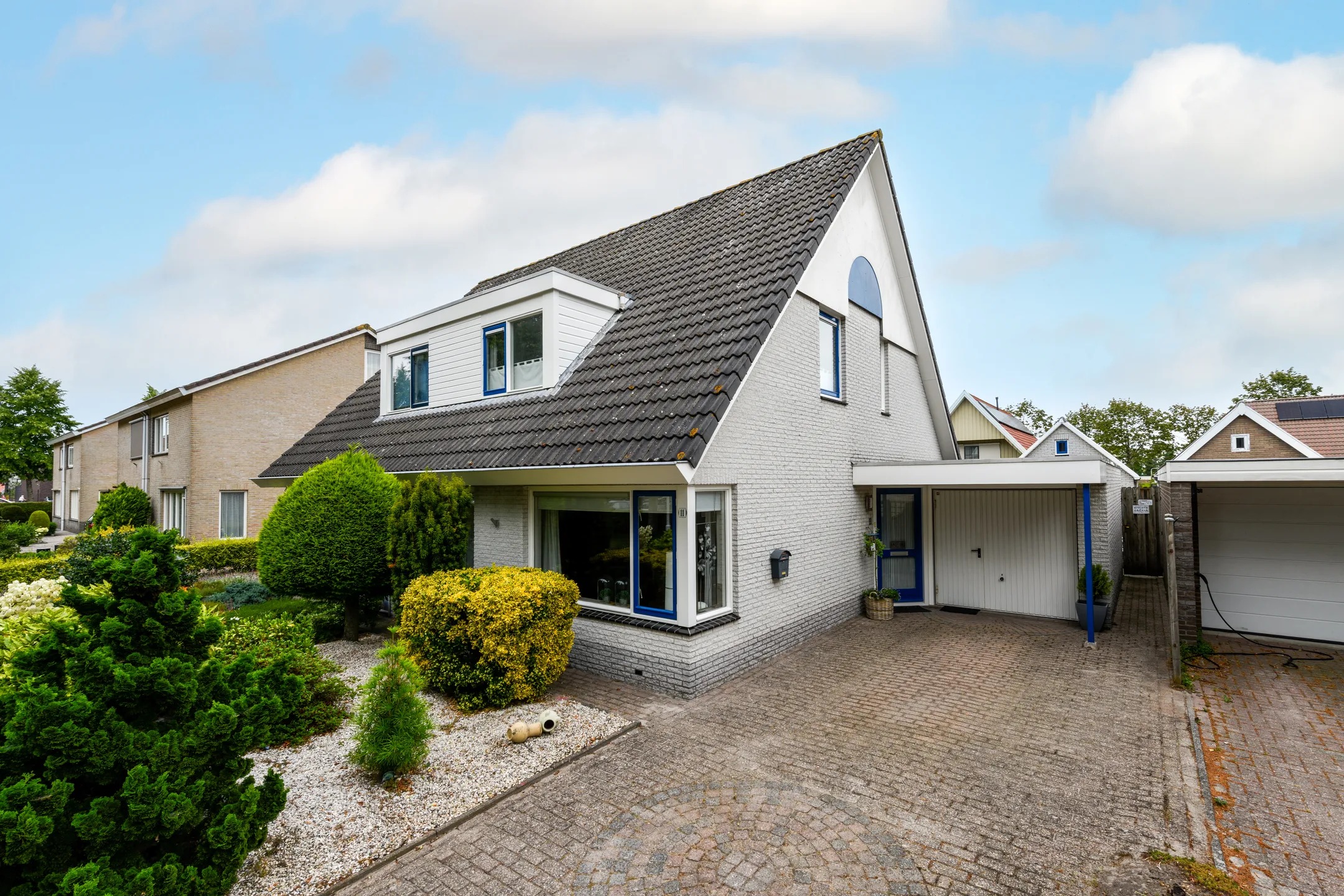 2-onder-1-kapwoning Azaleastraat 11 in Wolvega