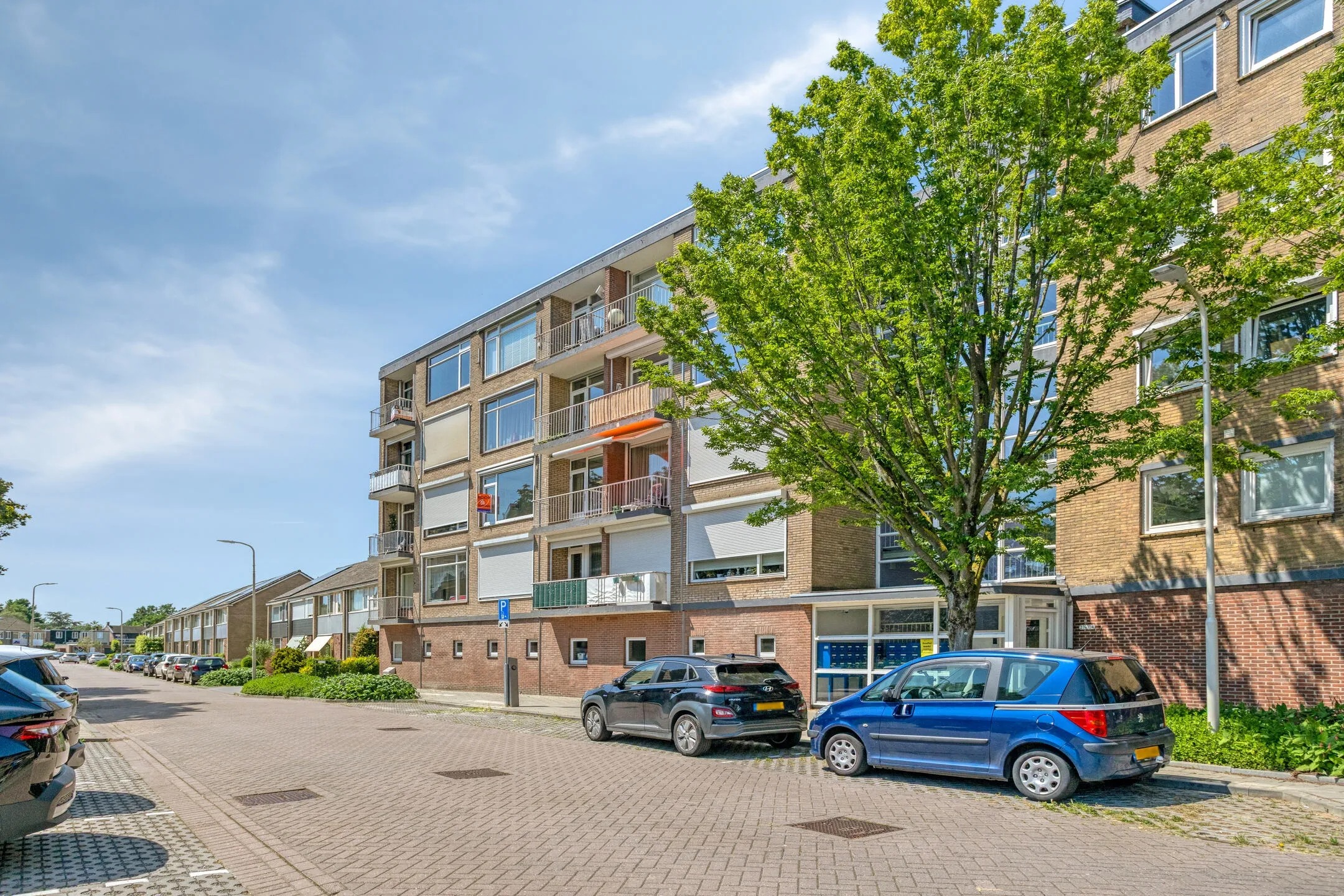 Galerijflat Pastoor van Akenstraat 104 in Roosendaal