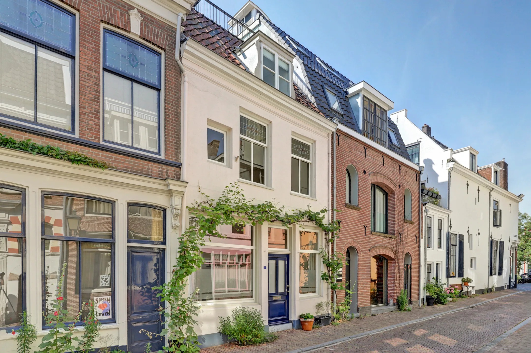 Tussenwoning Vrouwjuttenstraat 7 in Utrecht