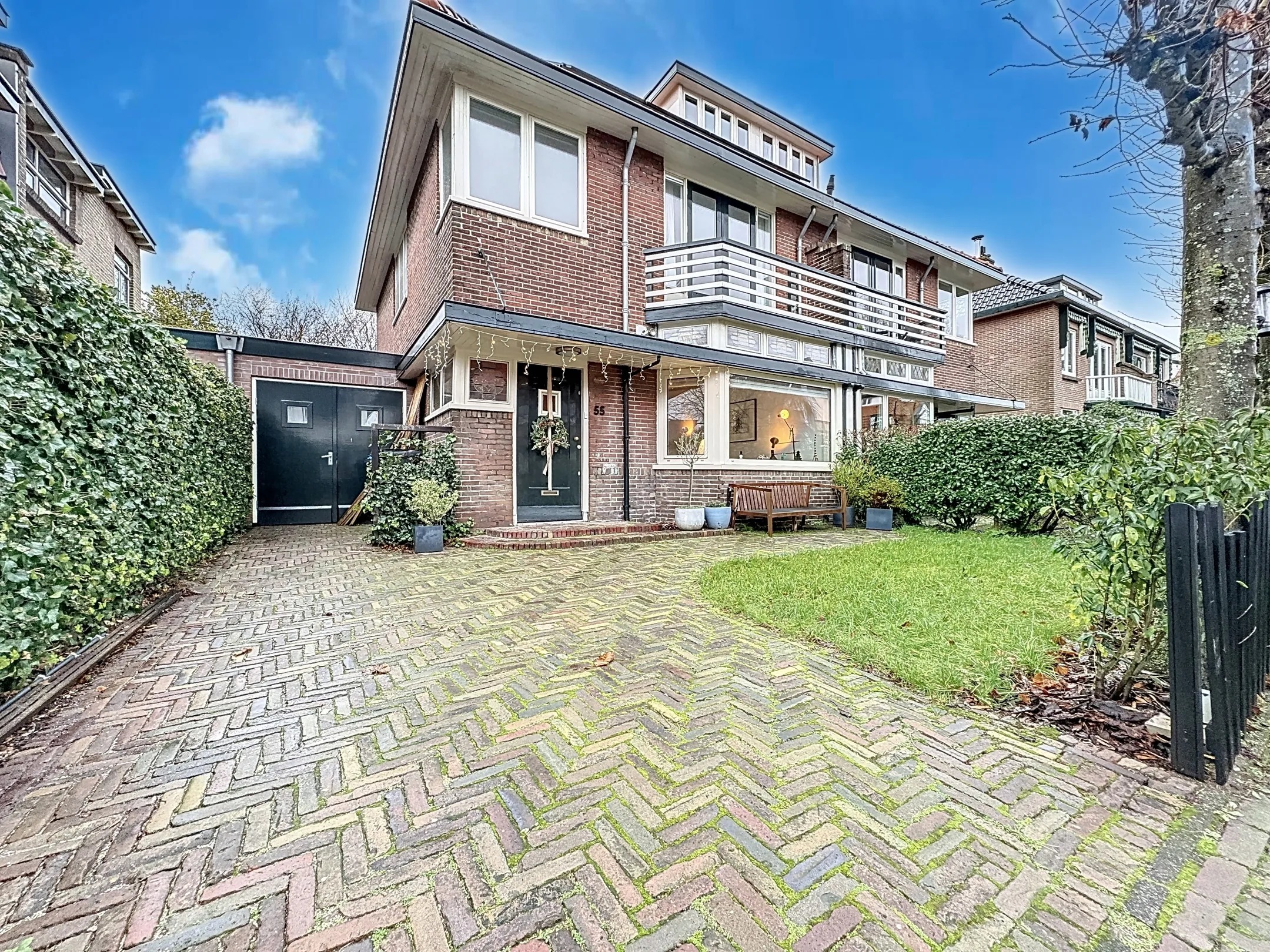 Geschakelde woning Rijnegomlaan 55 in Aerdenhout