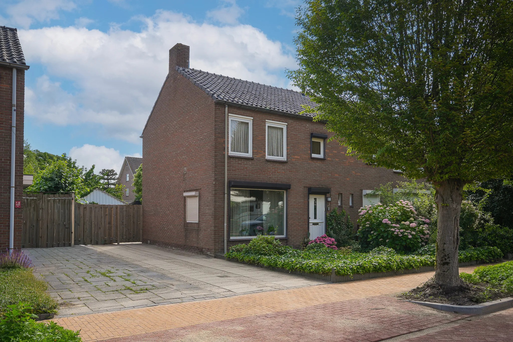 2-onder-1-kapwoning Margrietstraat 8 in Beneden-Leeuwen