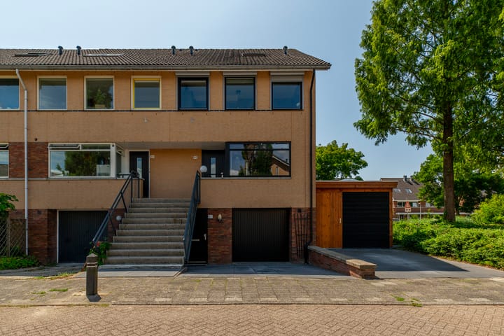 Eengezinswoning, hoekwoning (drive-in woning) Rietvelddreef 40 Barendrecht