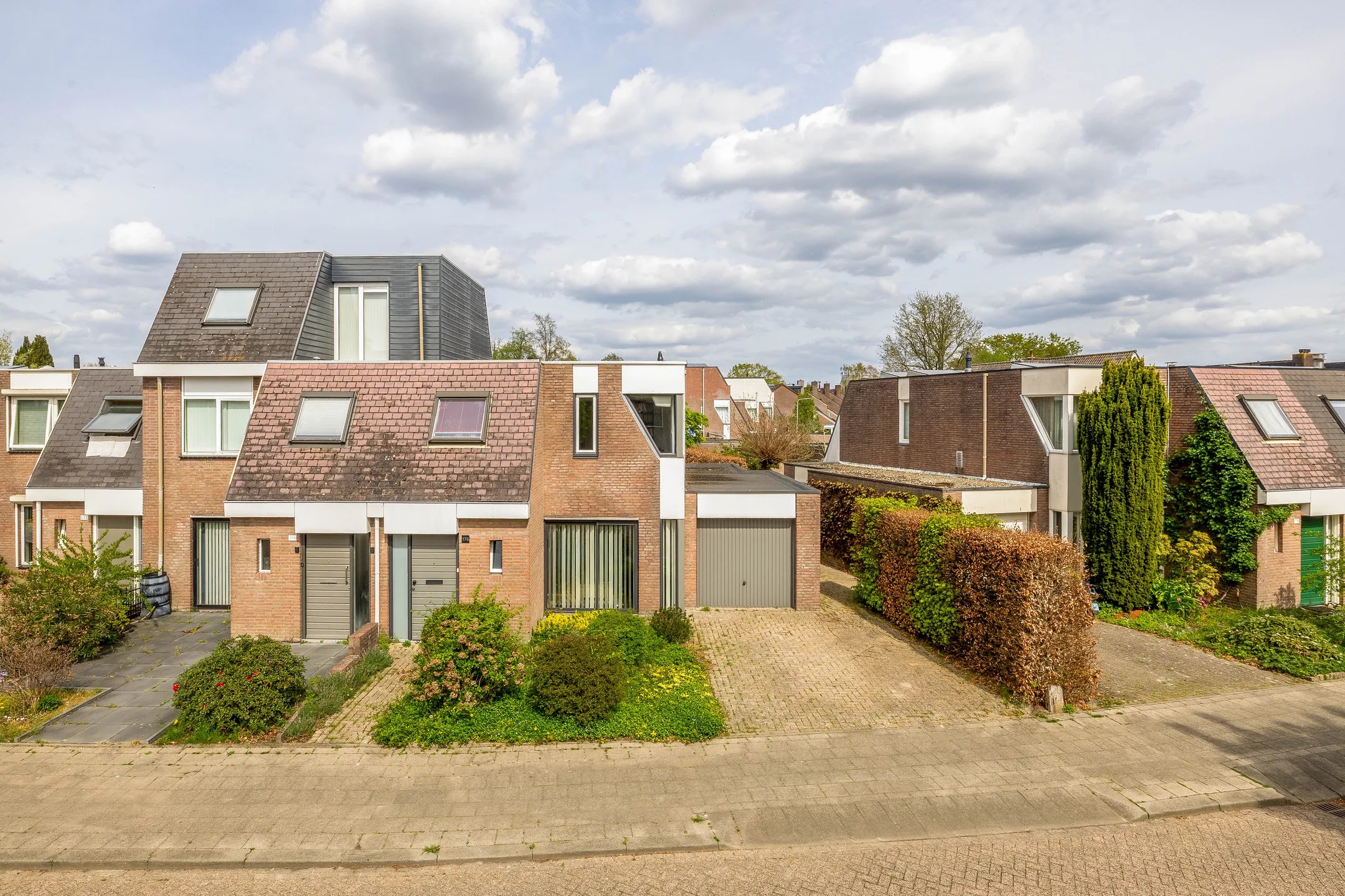 Hoekwoning Weteringlaan 176 in Tilburg
