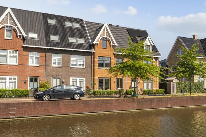 Tussenwoning Fort Diemerdamstraat 19 in Weesp