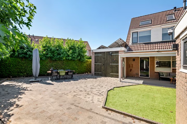 Hoekwoning Multatulistraat 19 in Tiel