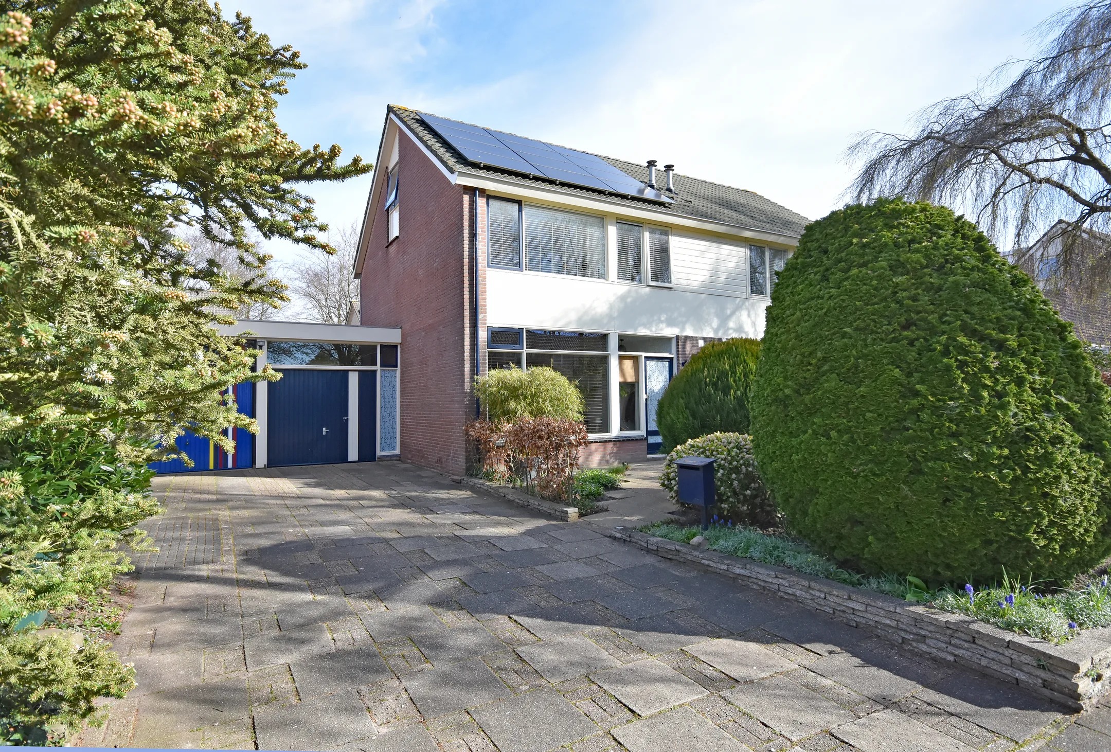 Halfvrijstaande woning Joh. Falkenastraat 41 in Burgum