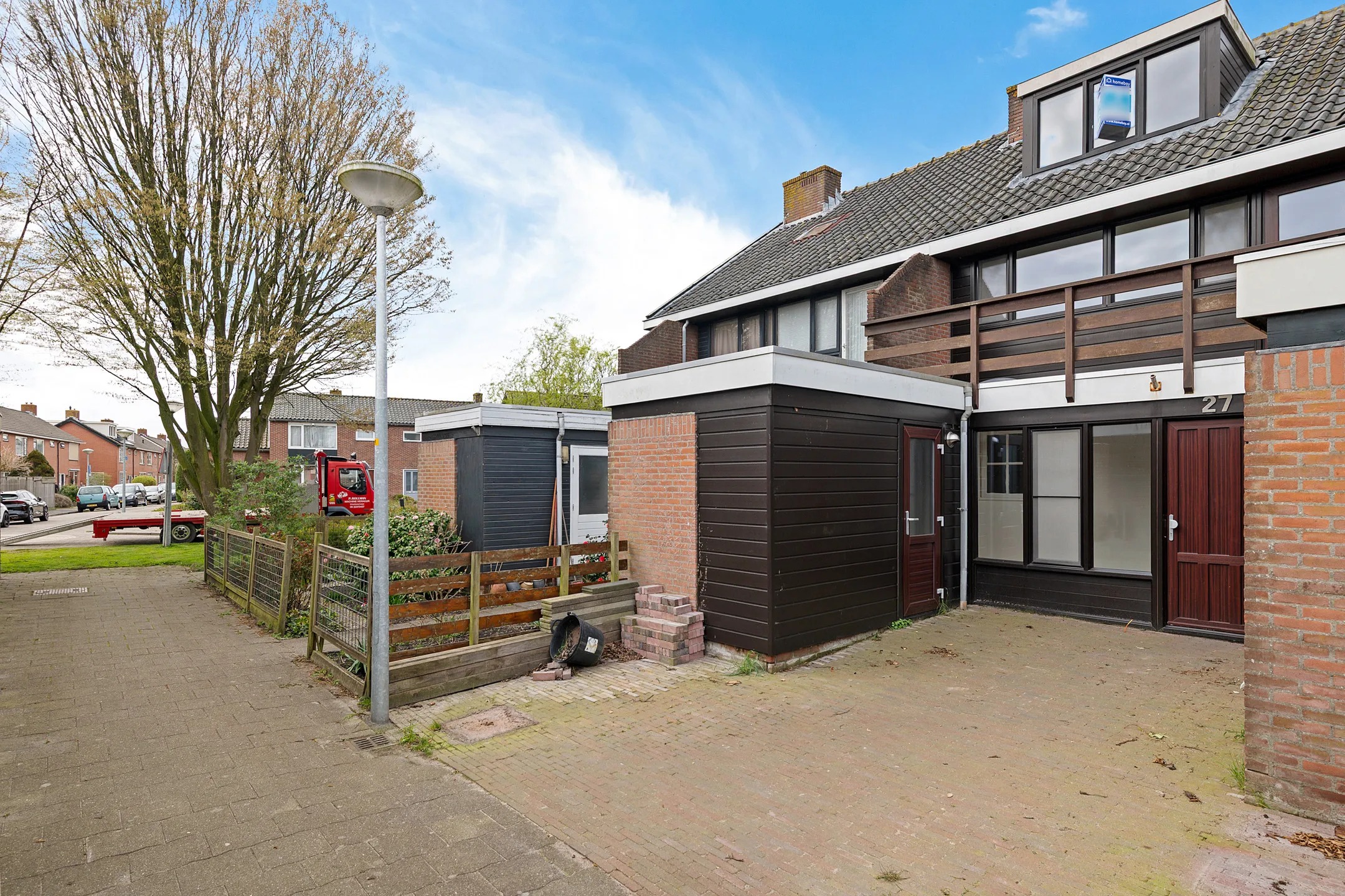 Tussenwoning (hofjeswoning) Marten Michielshof 27 in De Rijp