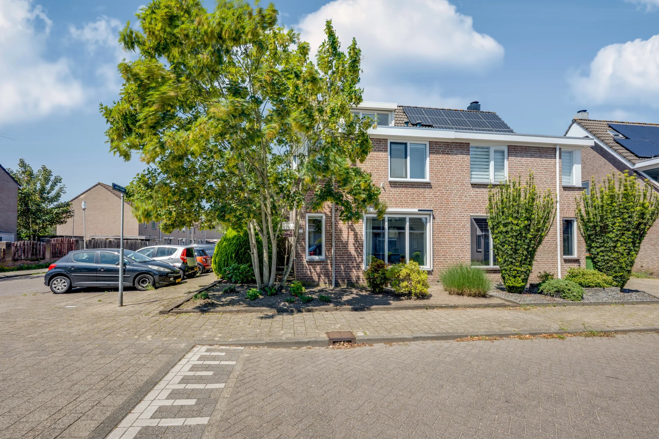 2-onder-1-kapwoning Louise Stratenusstraat 7 in Breda