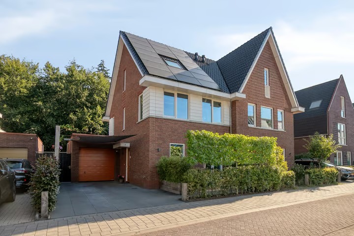 2-onder-1-kapwoning Rutger Loenenweg 62 in Austerlitz