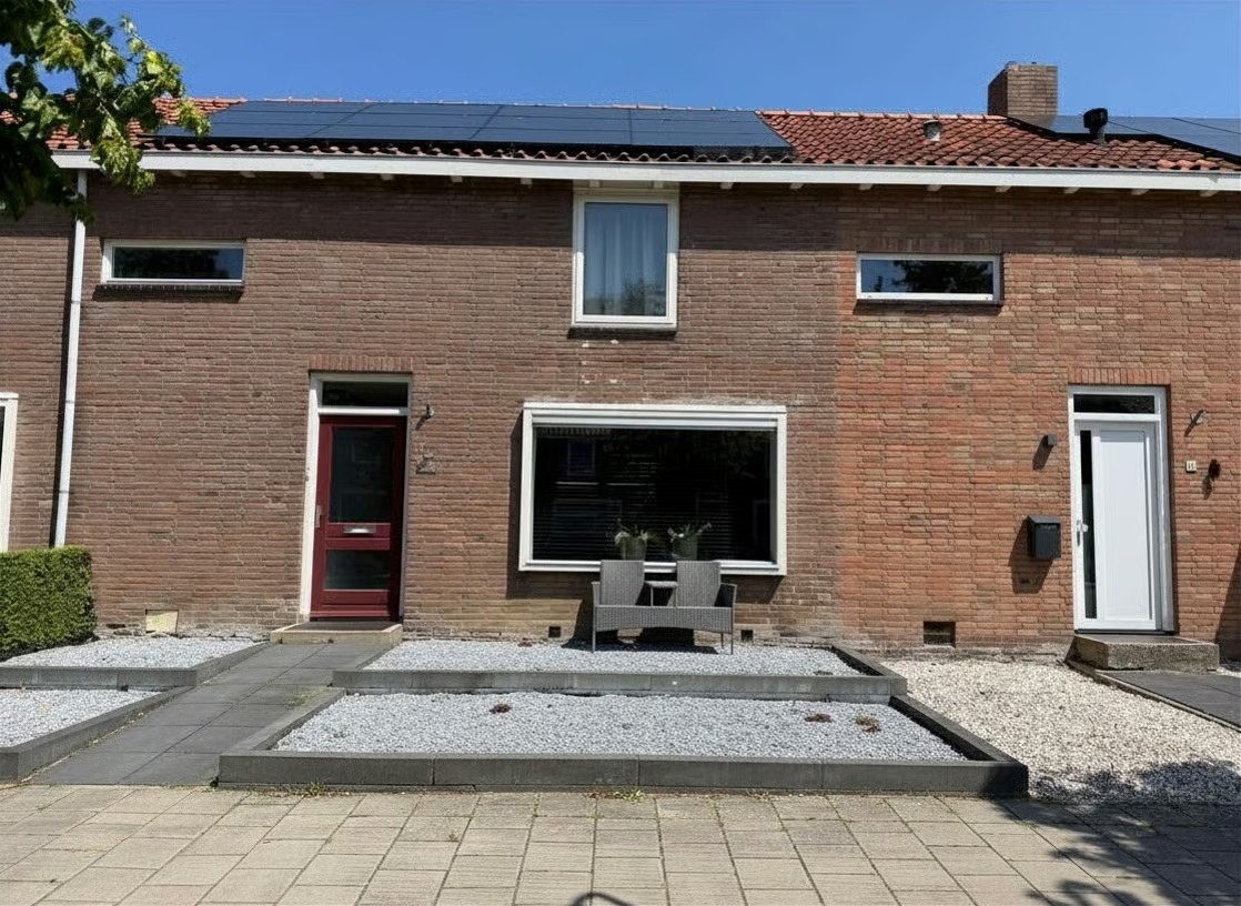 Tussenwoning Patrijzenstraat 11 in Tollebeek
