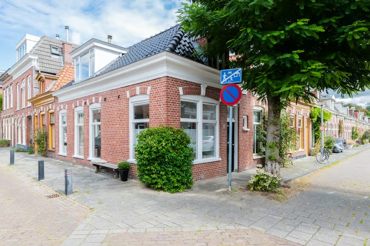Hoekwoning Baanstraat 43 in Groningen