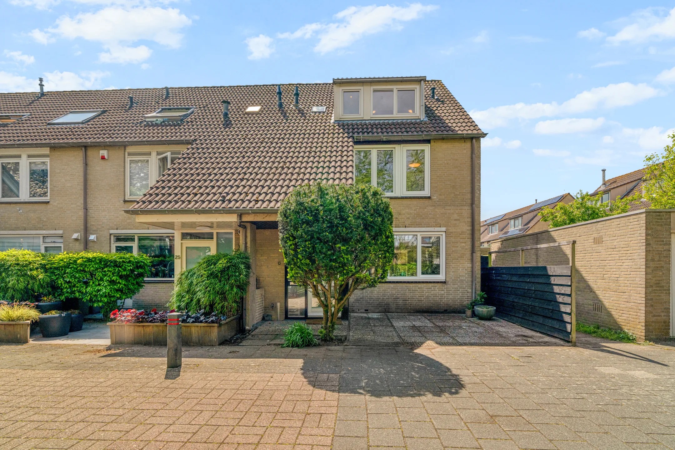 Hoekwoning Aronskelkweg 27 in Wassenaar
