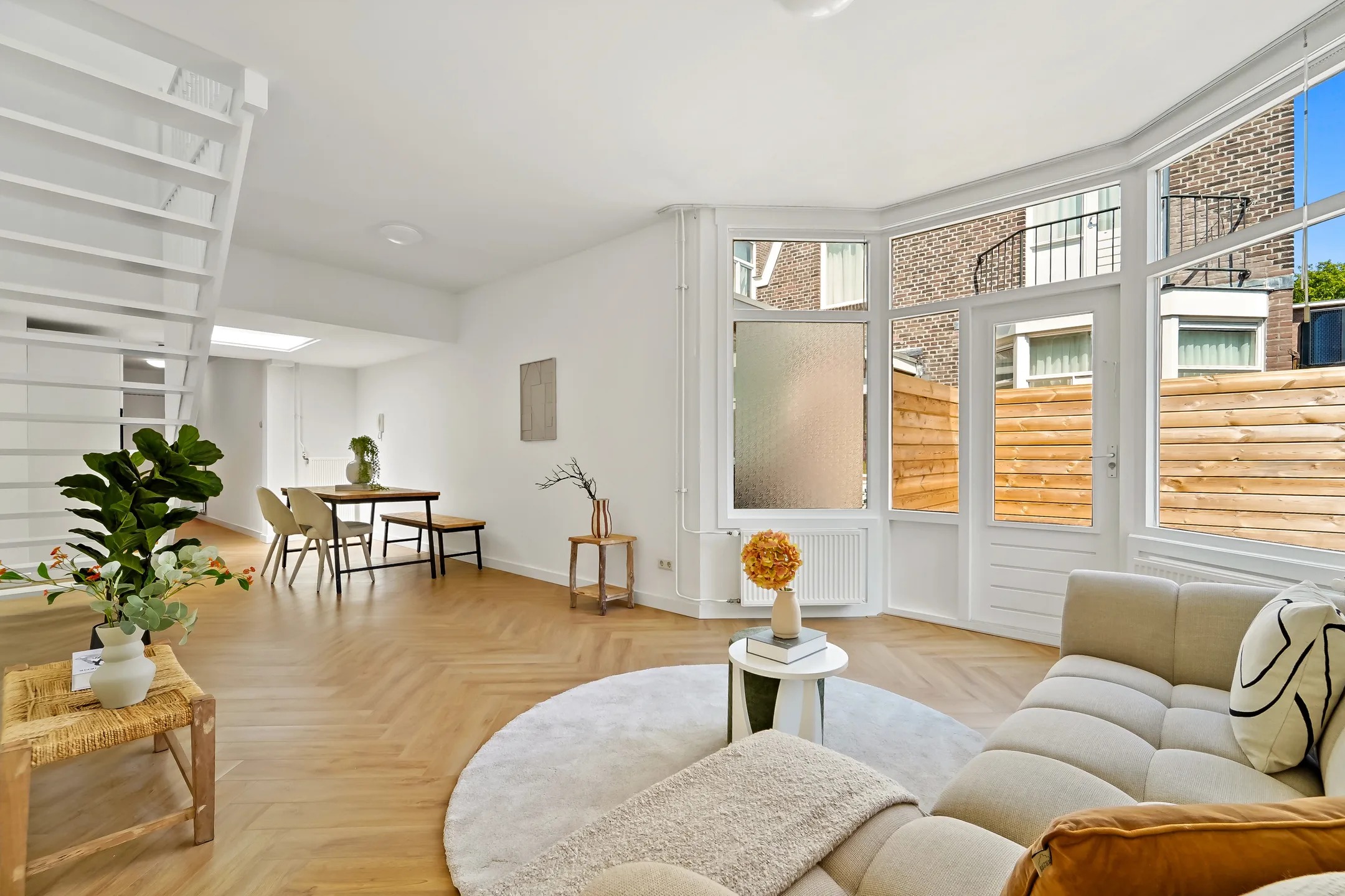 Benedenwoning Weteringkade 97 A in Den Haag