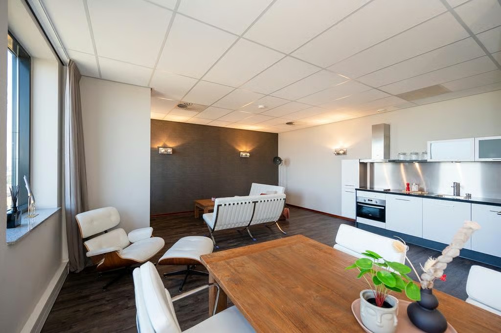 Tussenverdieping Eschertoren 7 C in Leiden