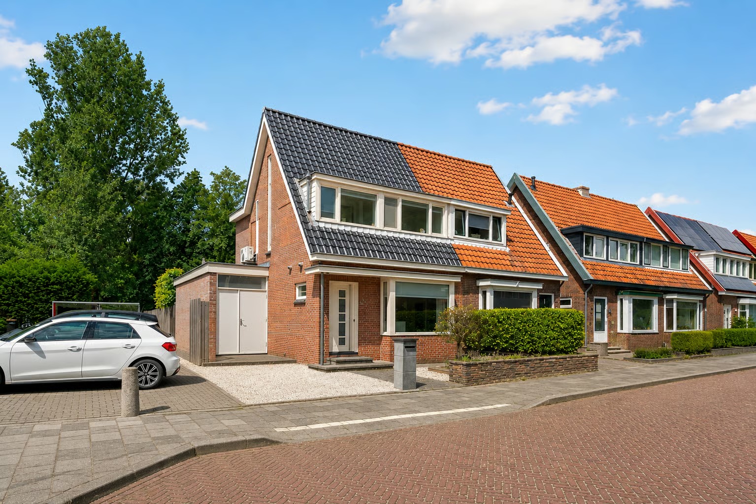 Hoekwoning Hoflanderweg 85 in Beverwijk