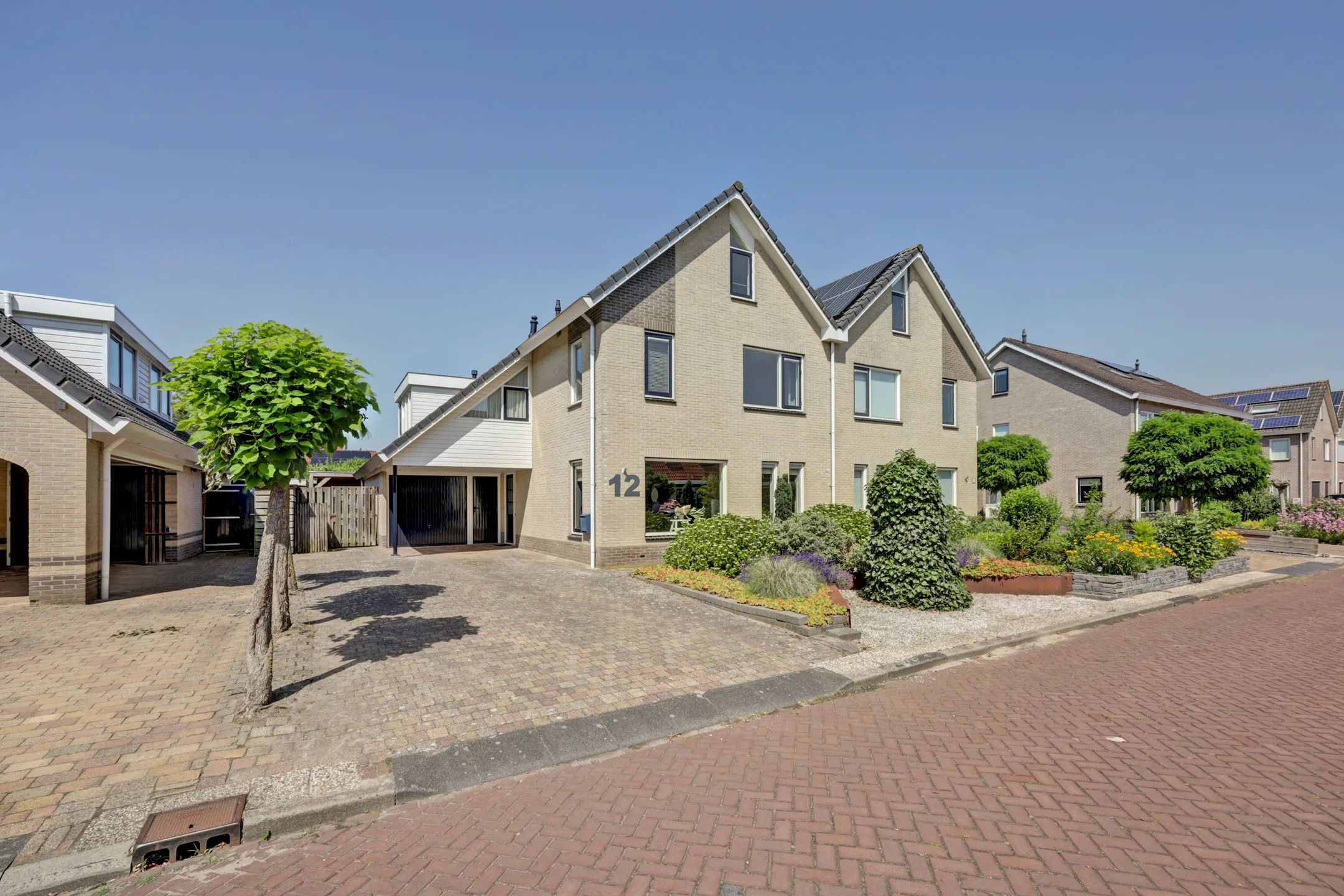 Halfvrijstaande woning Voorne 12 in Emmeloord