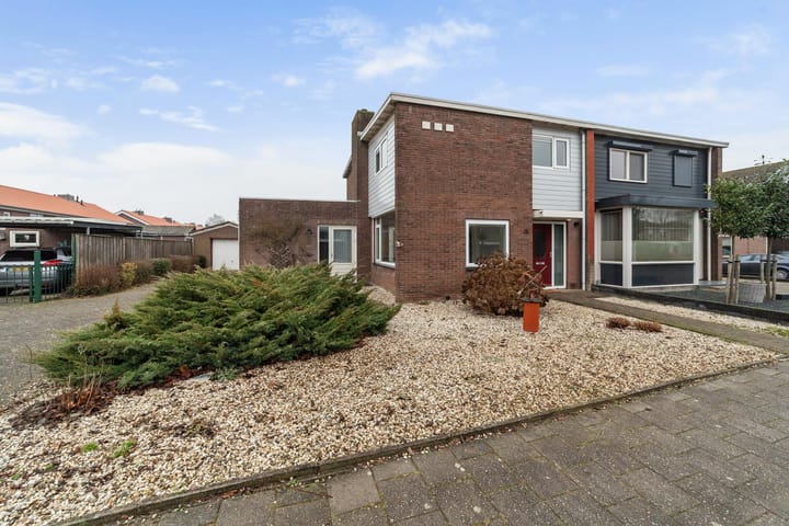 2-onder-1-kapwoning Jan van Galenstraat 15 in Druten