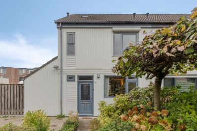 Eengezinswoning, hoekwoning Twijnsterhof 82 in Helmond