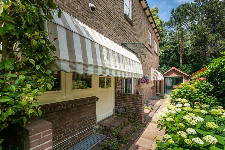Hoekwoning Javalaan 17 in Hilversum