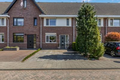 Eengezinswoning, tussenwoning De Veldse Eng 8 in Rhenen