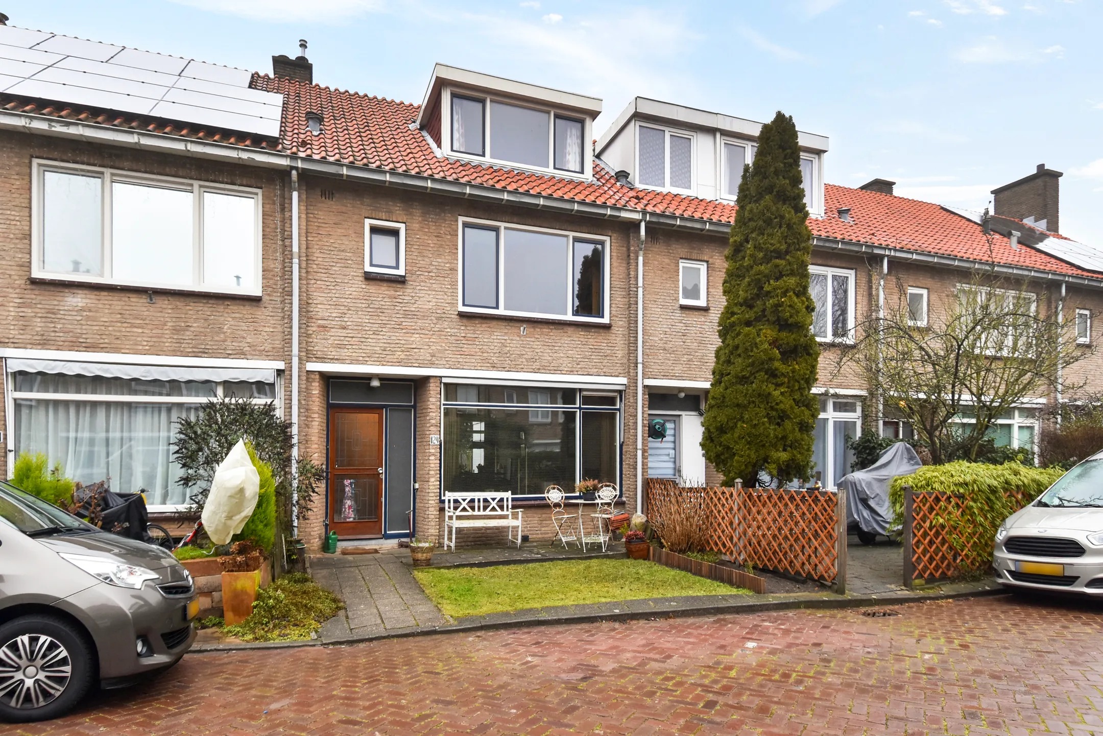 Tussenwoning Ursulaland 129 in Den Haag