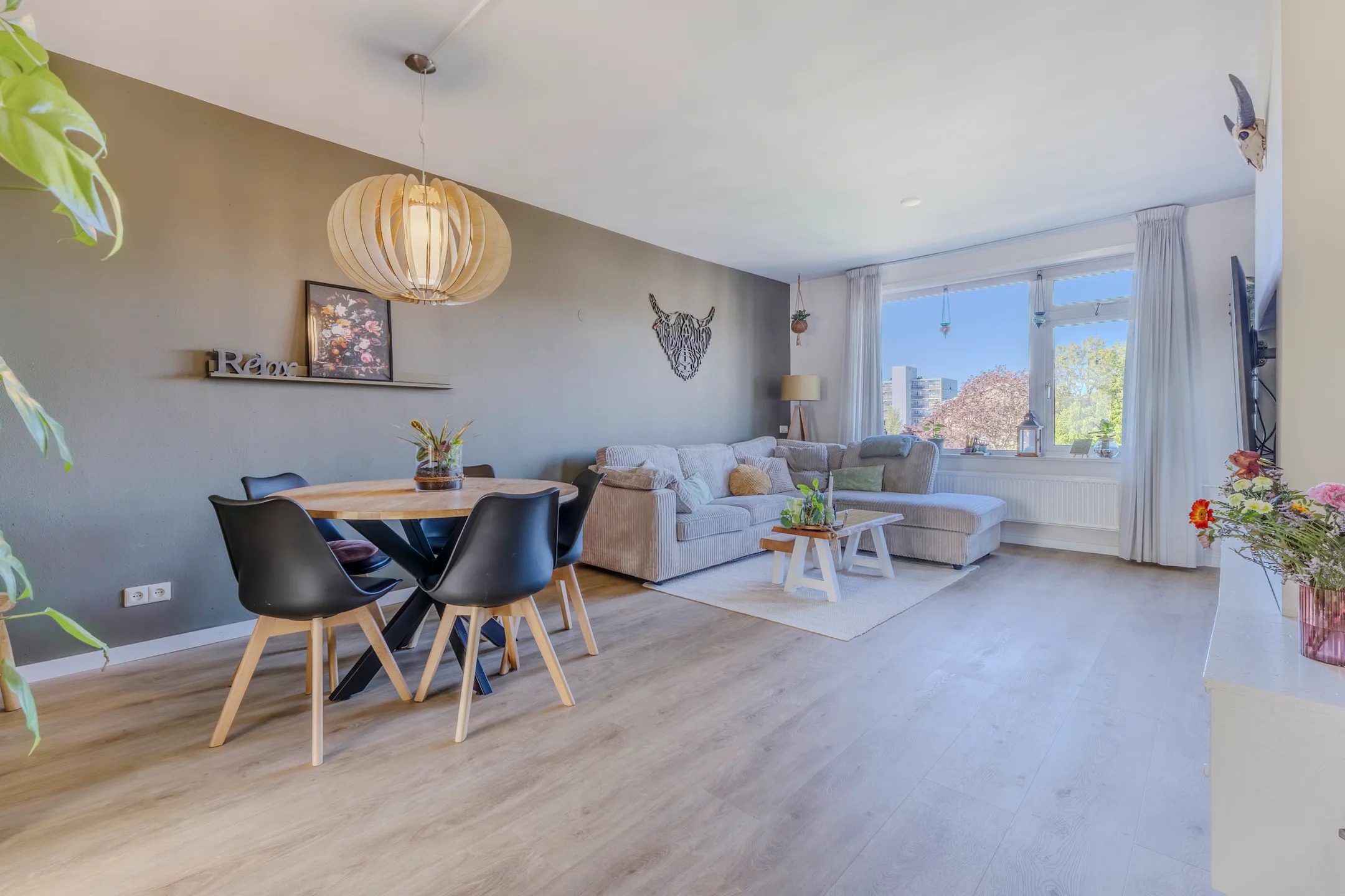 Portiekflat van der Ploegstraat 23 in Heemskerk