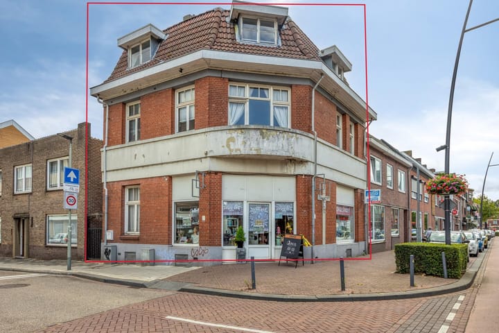 Eengezinswoning, hoekwoning (bedrijfs- of dienstwoning) Baanstraat 2 in Landgraaf
