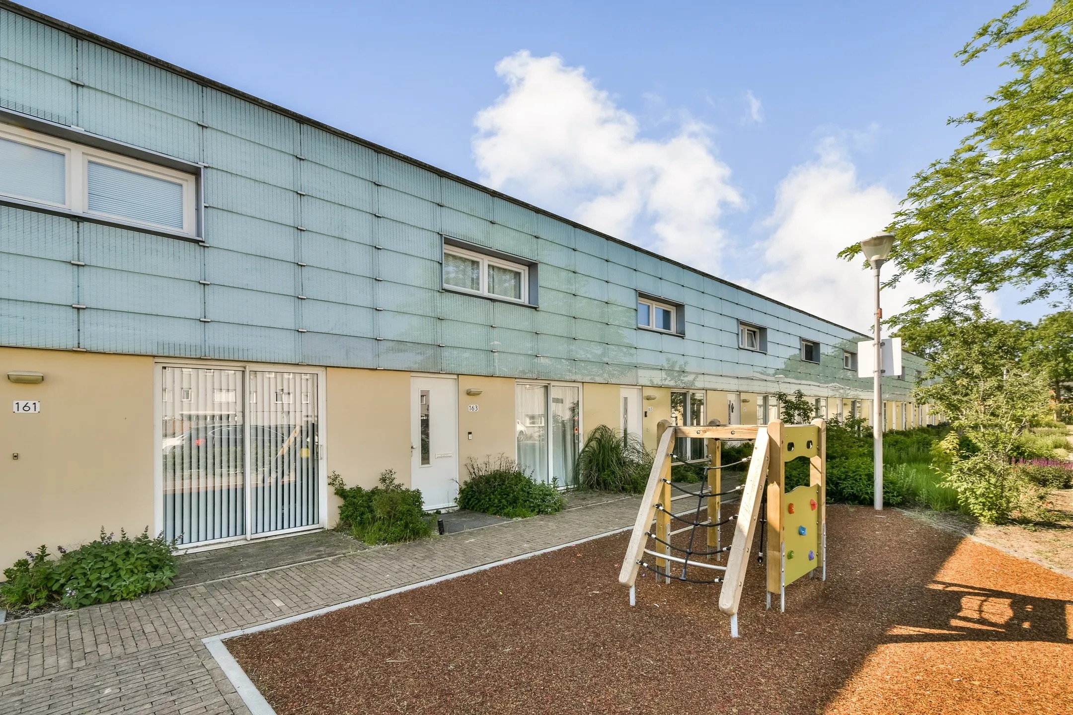 Tussenwoning Van Essendijk 163 Den Haag