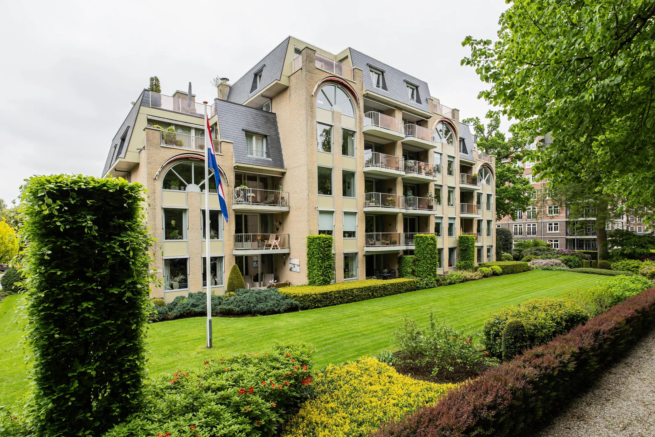 Portiekflat Loolaan 382 in Apeldoorn
