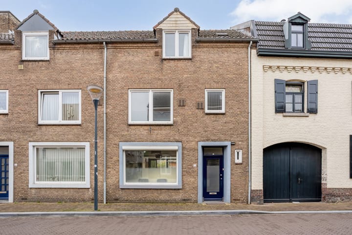 Tussenwoning Burgemeester Janssenstraat 39 in Beek