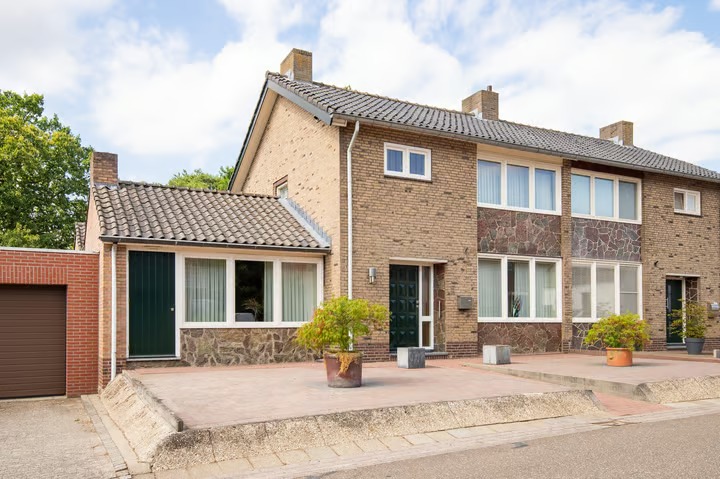 2-onder-1-kapwoning Rozendaalseheide 5 in Montfort
