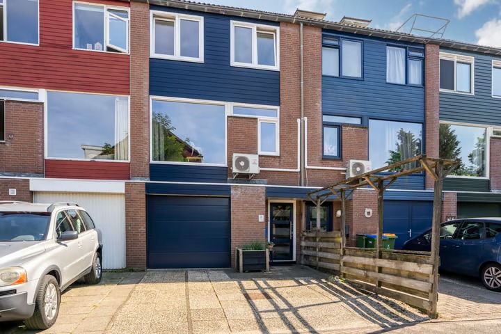 Tussenwoning (drive-in woning) Doeshof 8 in Ede