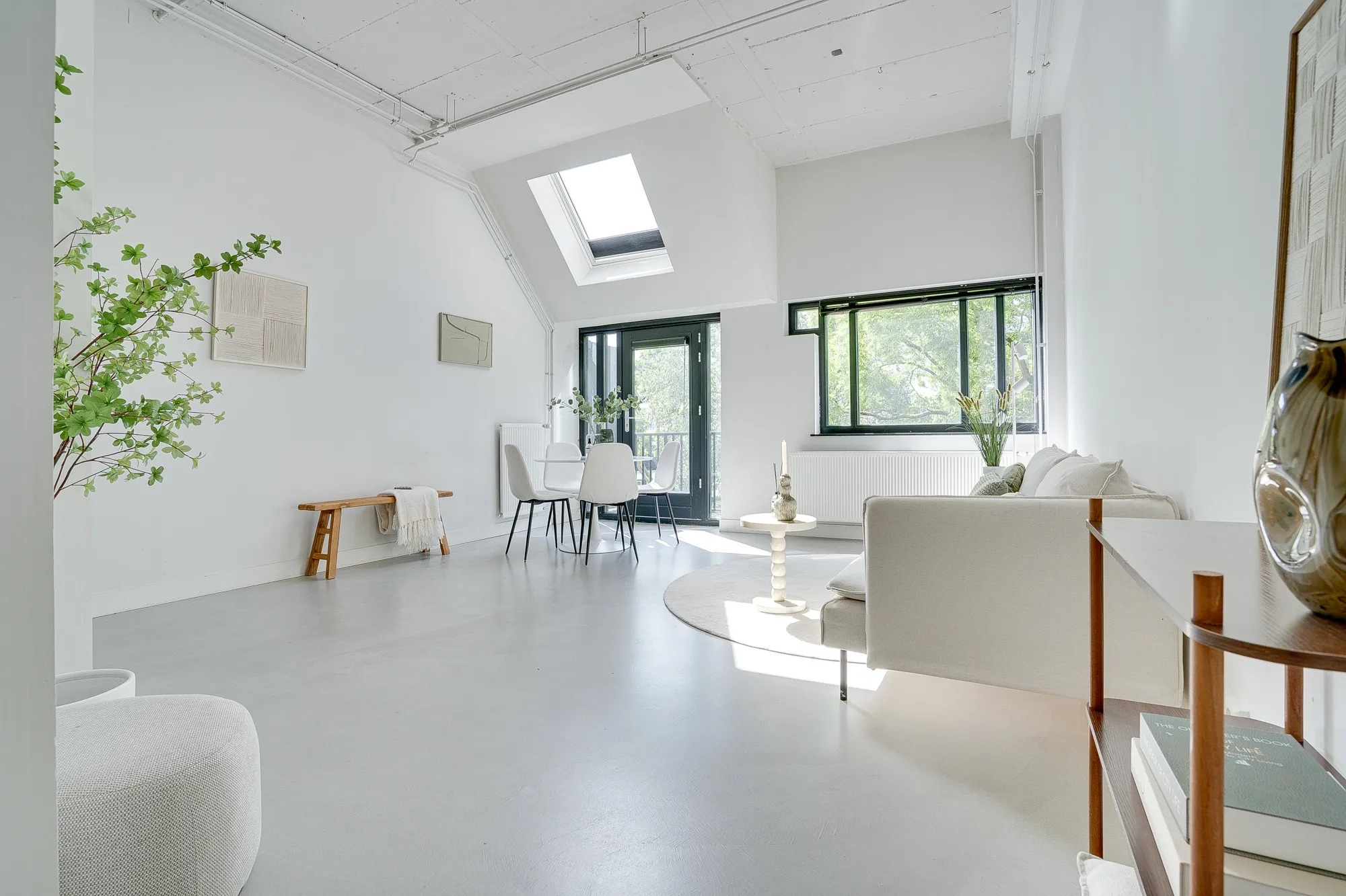 Portiekflat Huizermaatweg 302 s in Huizen