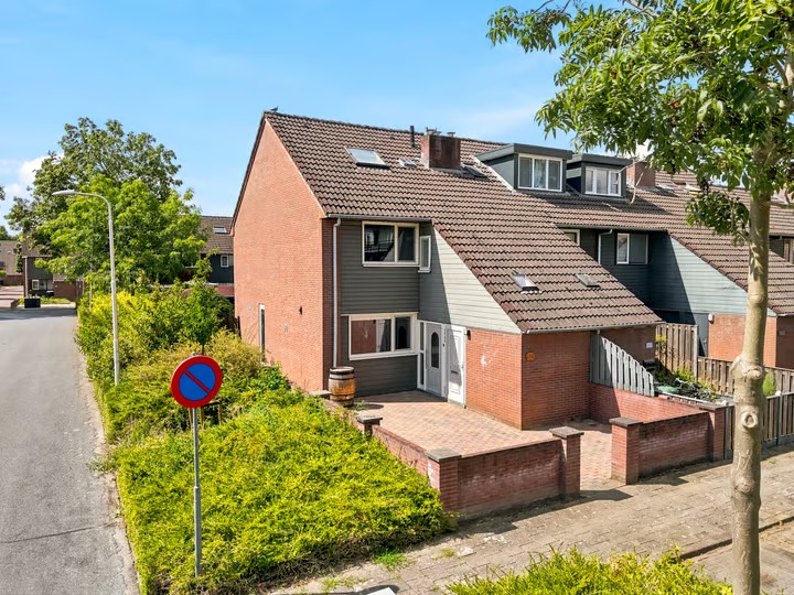 Hoekwoning Tichelkuilen 164 in Zutphen