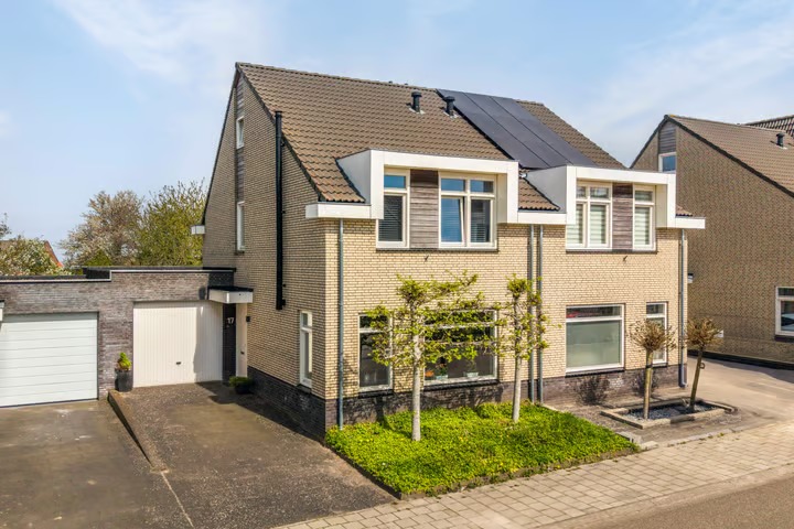 2-onder-1-kapwoning Klaverweerd 17 in Voerendaal