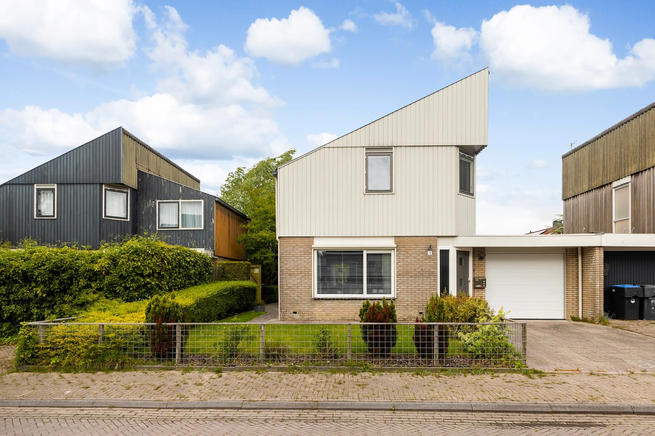 Hoekwoning Elzebeamhôf 19 in Stiens