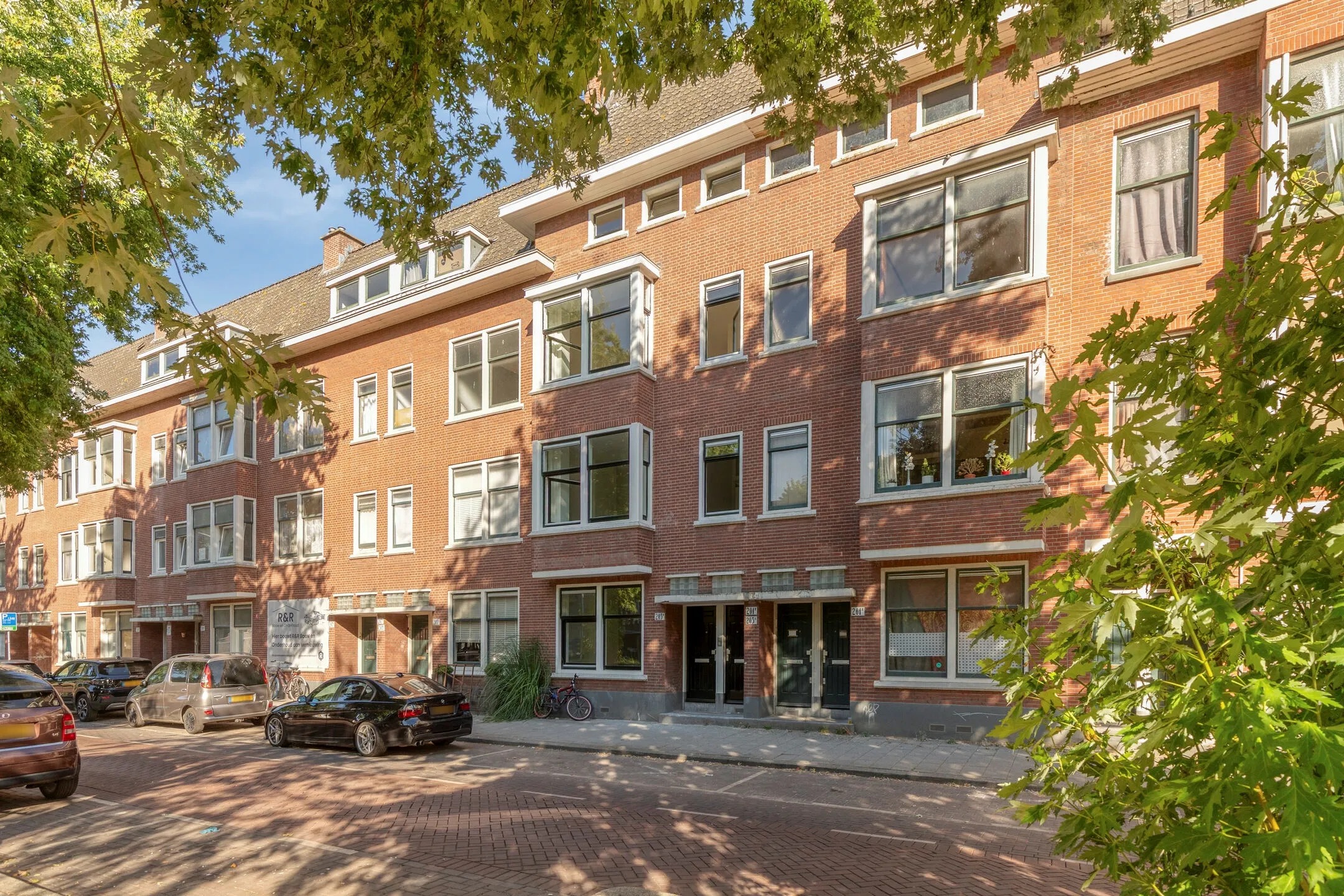 Benedenwoning Lange Hilleweg 203 B in Rotterdam