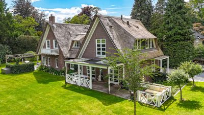 Villa, vrijstaande woning Emmalaan 6 in Baarn