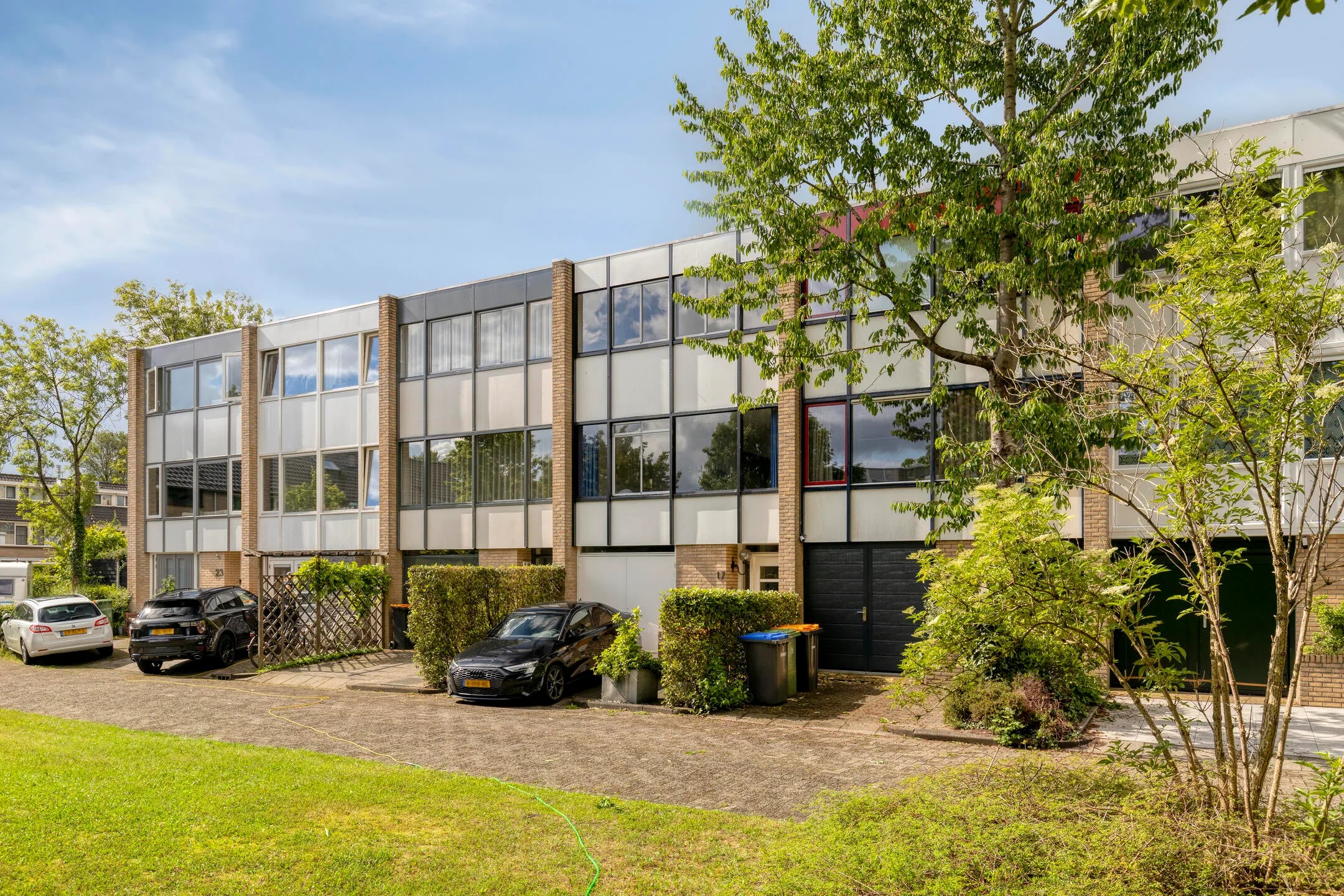 Tussenwoning (drive-in woning) Frankrijkstraat 17 in IJsselstein
