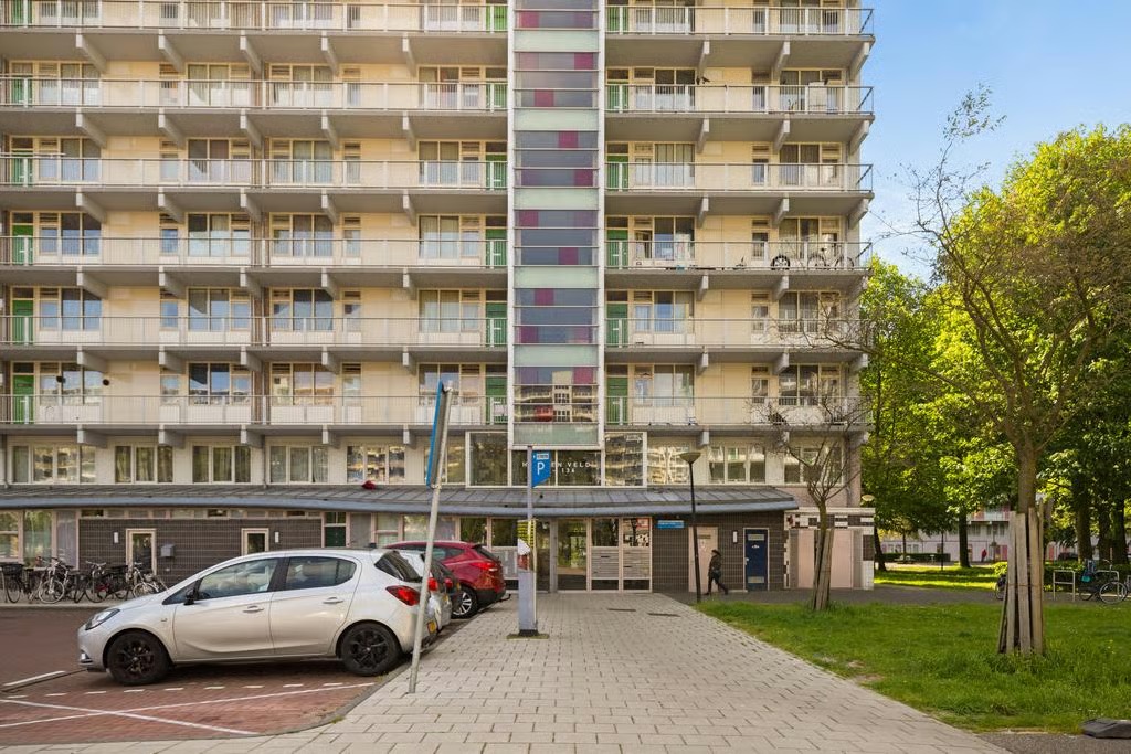 Galerijflat Haag en Veld 91 C in Amsterdam